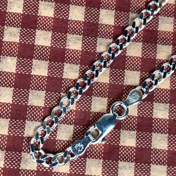 NEW 6.8 grams 16" Italian Curb Chain Necklace in Sterling Silver - Picture 4 of 5